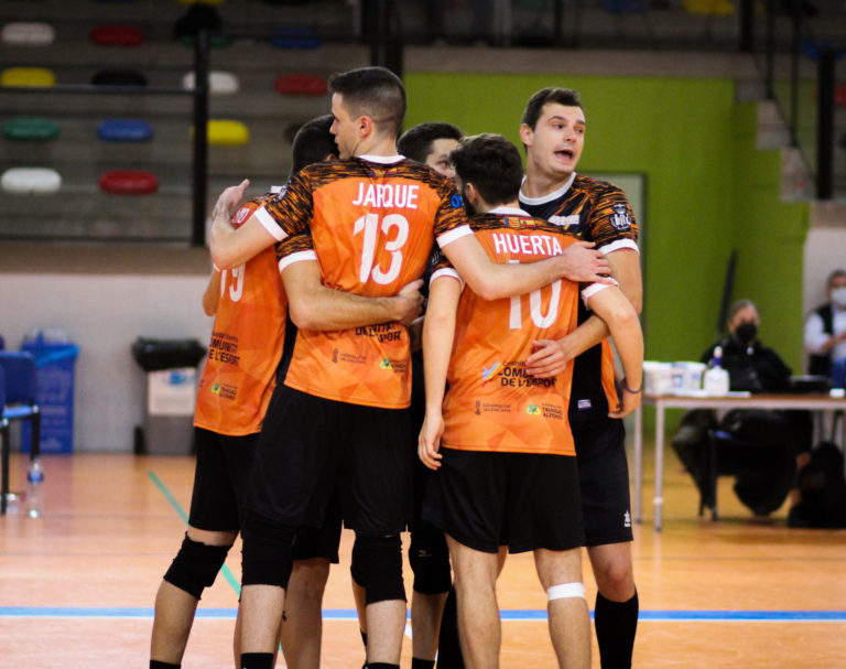 Léleman Voleibol Valencia cierra la primera vuelta con una contundente victoria en Mallorca